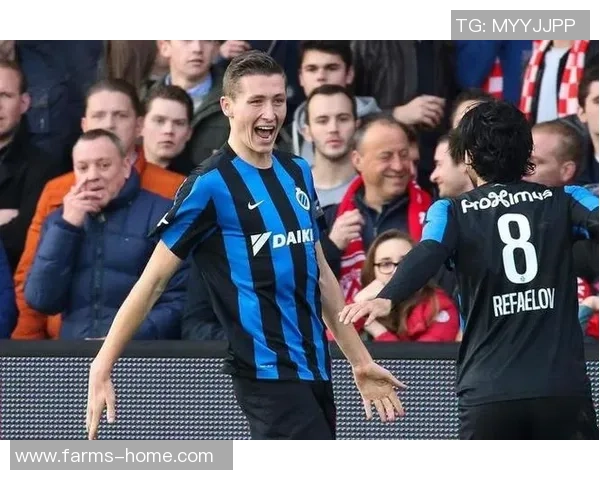 摩斯高伦与洛克伦的对决分析及赛季表现对比探讨 摩斯高伦与洛克伦的对决分析及赛季表现对比探讨